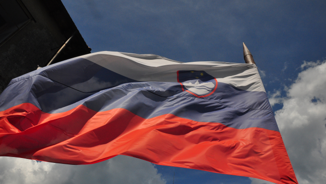 Slovēnijas karogs