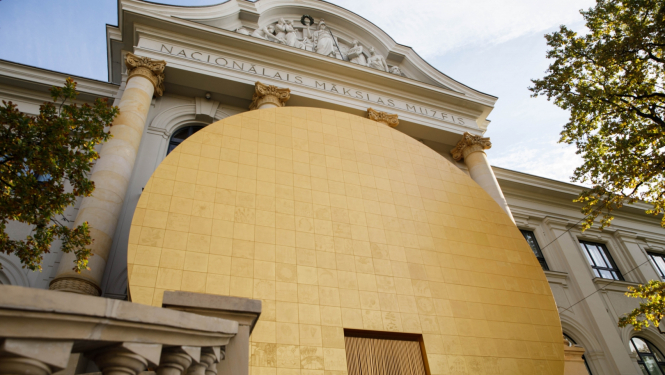 Valsts prezidents Egils Levits uzrunā klātesošos Latvijas Bankas simtgades izstādes “Vērtību zīmes” atklāšanā. 08.10.2022.