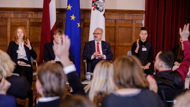 24.10.2022. Valsts prezidents Egils Levits piedalās diskusijā “Manas Latvijas tēls. Kā atšķirt informāciju no dezinformācijas?". Foto autors: Dāvis Doršs, Valsts prezidenta kanceleja.