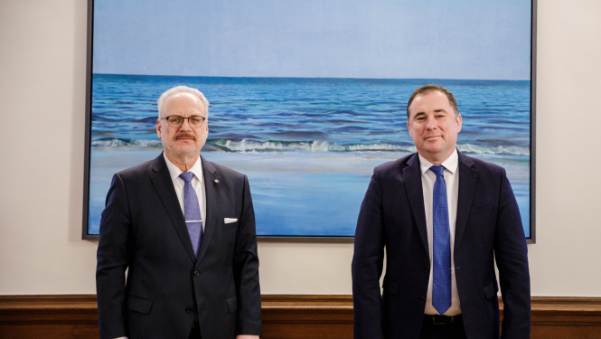 06.02.2023. Valsts prezidents Egils Levits tiekas ar zemkopības ministru Didzi Šmitu. Foto autors: Dāvis Doršs, Valsts prezidenta kanceleja.