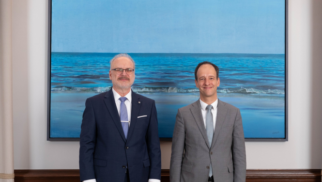 Valsts prezidents Egils Levits tiekas ar Eiropas Savienības Kosmosa programmas aģentūras (EUSPA) izpilddirektoru Rodrigo da Kosta (Mr Rodrigo da Costa)