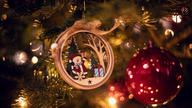 Ziemassvētku rotājums eglītē