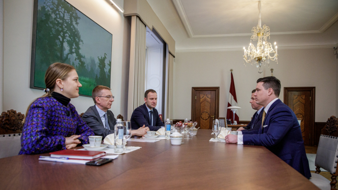 03.01.2024. Valsts prezidenta Edgara Rinkēviča tikšanās ar Latvijas Viesnīcu un restorānu asociācijas prezidentu Andri Kalniņu un valdes locekli Ēriku Lingebērziņu