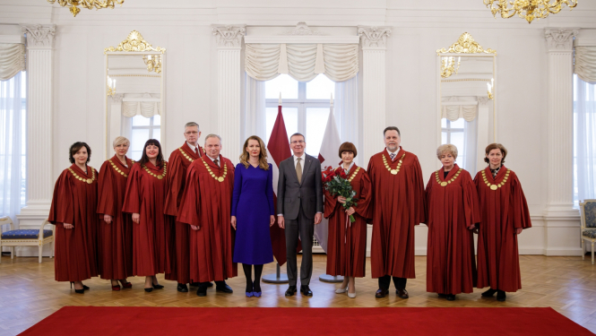 Valsts prezidentam tiesneša zvērestu dod Augstākās tiesas tiesnese Sanita Osipova