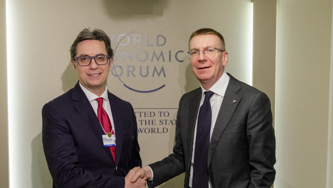 16.01.2024. Valsts prezidenta Edgara Rinkēviča tikšanās ar Ziemeļmaķedonojas prezidentu Stevo Pendarovski Pasaules ekonomikas forumā Davosā