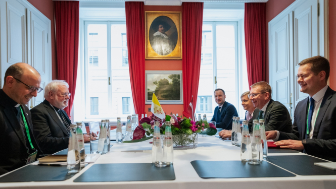 16.02.2024. Valsts prezidenta Edgara Rinkēviča tikšanās ar Svētā Krēsla sekretāru, arhibīskapu Polu Ričardu Galaeru Minhenē