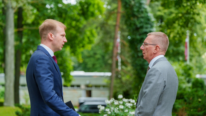 12.08.2024. Valsts prezidenta Edgara Rinkēviča tikšanās ar klimata un enerģētikas ministru Kasparu Melni