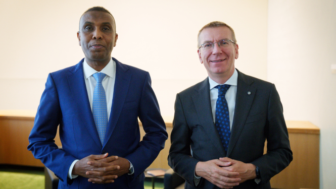 26.09.2024. Valsts prezidenta Edgara Rinkēviča tikšanās ar Somālijas Federatīvās Republikas premjerministru Hamzu Abi Bari (Hamza Abdi Barre)