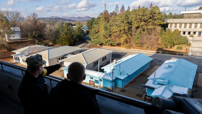 Valsts prezidents Edgars Rinkēvičs apmeklē Korejas demilitarizēto zonu