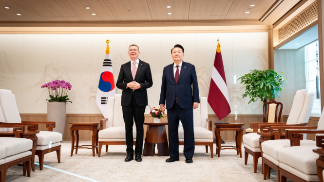 28.11.2024. Valsts prezidenta Edgara Rinkēviča darba vizīte Korejas Republikā: tikšanās ar Korejas Republikas prezidentu Sogjolu Jūnu