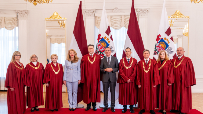 12. jūnijā Valsts prezidentam Edgaram Rinkēvičam tiesneša svinīgo solījumu deva Augstākās tiesas tiesnesis Māris Leja.