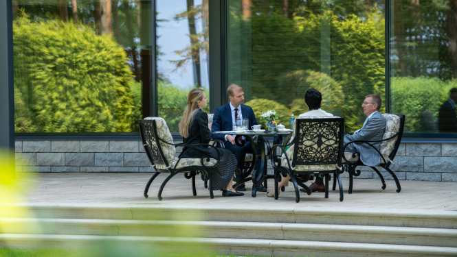 alsts prezidents Edgars Rinkēvičs Jūrmalas rezidencē tiekas ar klimata un enerģētikas ministru Kasparu Melni