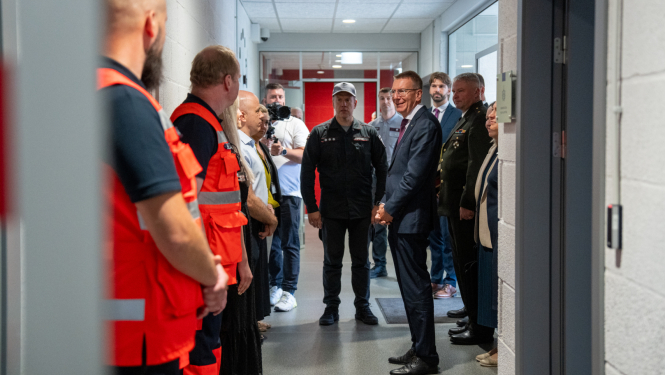 Valsts prezidents Edgars Rinkēvičs apmeklē katastrofu pārvaldības centru Madonā