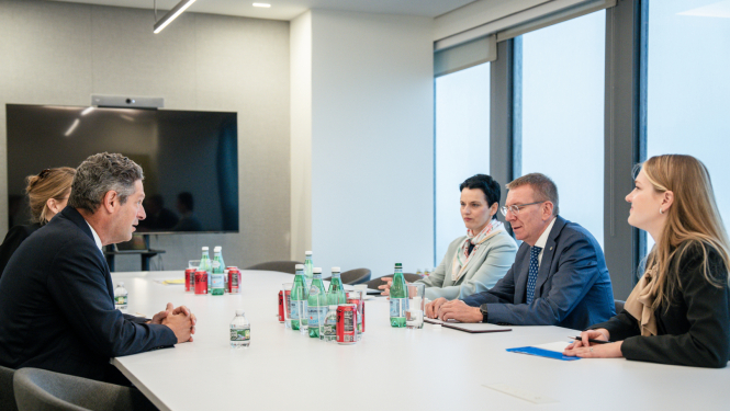 Valsts prezidents Edgars Rinkēvičs tiekas ar META globālo attiecību vadītāju Džoelu Kaplanu