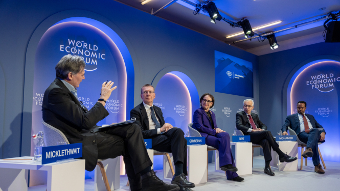 Valsts prezidents Davosā diskutē par kodoldrošību, mākslīgo intelektu un ekonomikas noturību