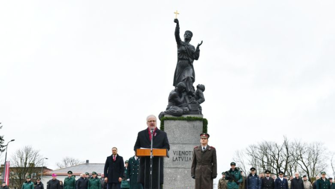 Valsts prezidenta Egila Levita uzruna Valsts robežsardzes simtgades parādē Rēzeknē, pie Latgales atbrīvošanas pieminekļa “Vienoti Latvijai”