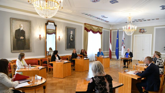 Valsts prezidents: bērnu tiesību aizsardzība jāskata ģimeņu atbalsta politikas kontekstā