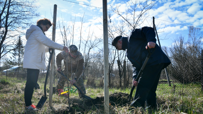 Valsts prezidents un Andra Levite piedalās Lielajā talkā