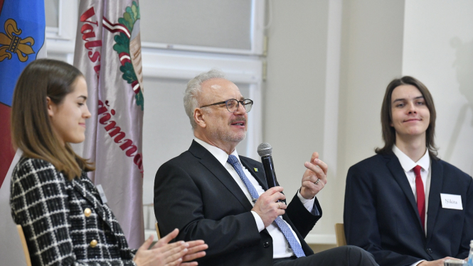 Egils Levits diskutē