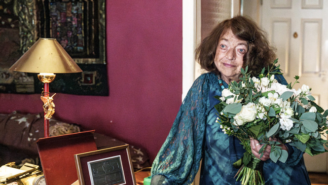 Edīte Pauls-Vīgnere ar Valsts prezidenta Edgara Rinkēviča plakteti jubilejā 16.09.2024.