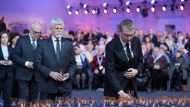 Valsts prezidents godina holokausta upuru piemiņu