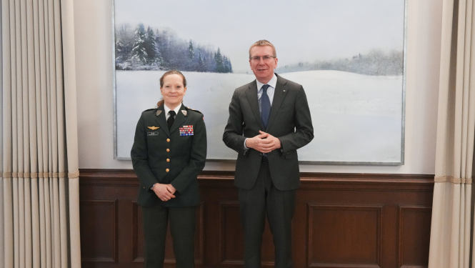 Valsts prezidenta Edgara Rinkēviča tikšanās ar NATO daudznacionālās divīzijas "Ziemeļi” (MND-N) komandieri ģenerālmajori Jeti Albinusu (Jette Albinus)