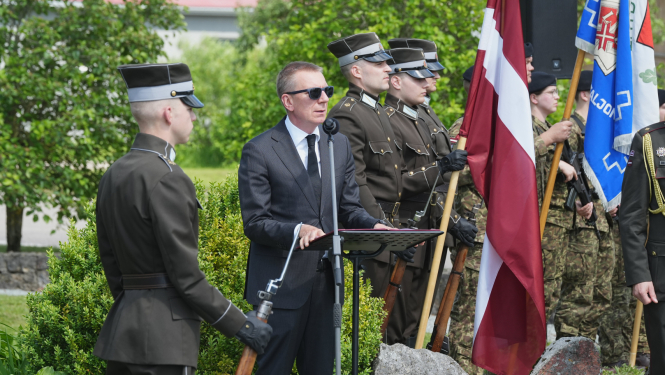 Valsts prezidents Edgars Rinkēvičs piedalās Komunistiskā genocīda upuru piemiņas dienas atceres pasākumos