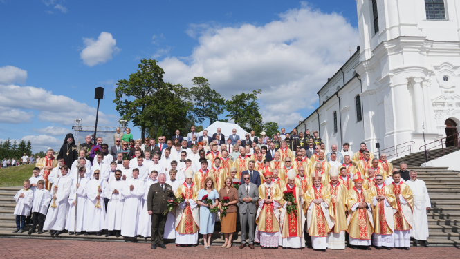 Valsts prezidents Edgars Rinkēvičs piedalās Vissvētākās Jaunavas Marijas debesīs uzņemšanas svētku Svētajā Misē Aglonā