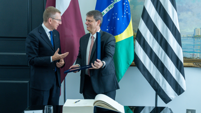 Valsts prezidents Edgars Rinkēvičs darba vizītē Brazīlijā apmeklēja Sanpaulu, kur tikās ar Sanpaulu pavalsts gubernatoru Tarsisiu Gomisu Di Freitasu