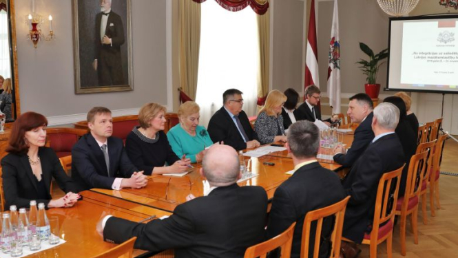 Valsts prezidents tiekas ar Mazākumtautību konsultatīvās padomes pārstāvjiem