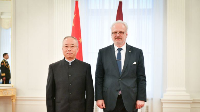 Valsts prezidents akreditē Ķīnas Tautas Republikas ārkārtējo un pilnvaroto vēstnieku Latvijā