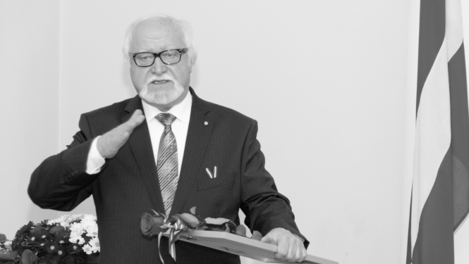 Jānis Streičs saņem MK atzinību