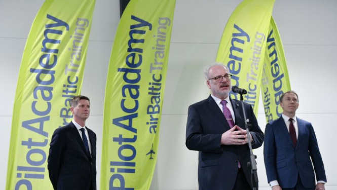 Valsts prezidenta Egila Levita uzruna “airBaltic” Pilotu akadēmijas angāra atklāšanā Liepājas lidostā
