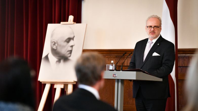 Valsts prezidenta Egila Levita uzruna piemiņas pasākumā par godu ievērojamā Latvijas valsts un sabiedriskā darbinieka Miķeļa Valtera pārapbedīšanai Latvijā