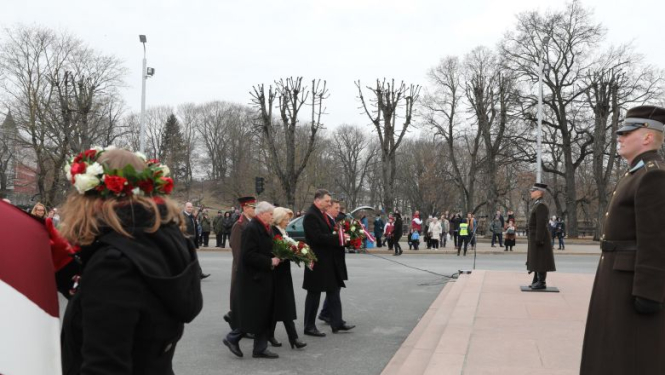 Valsts prezidenta uzruna 1949. gada 25. marta deportāciju piemiņas pasākumā pie Brīvības pieminekļa