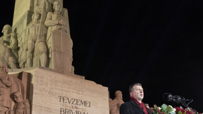 Valsts prezidenta Raimonda Vējoņa runa Latvijas simtgadē pie Brīvības pieminekļa