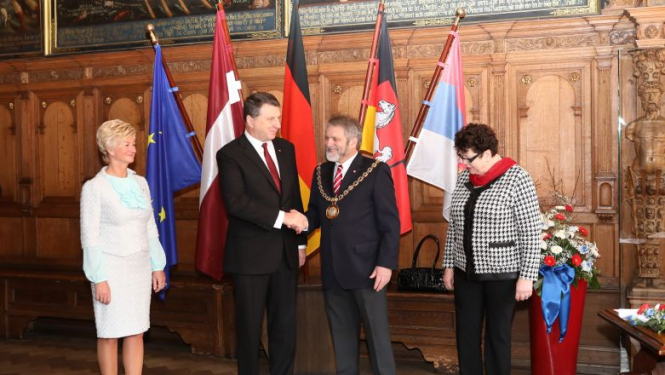 Valsts prezidents Raimonds Vējonis valsts vizītes Vācijā laikā apmeklē Līneburgu