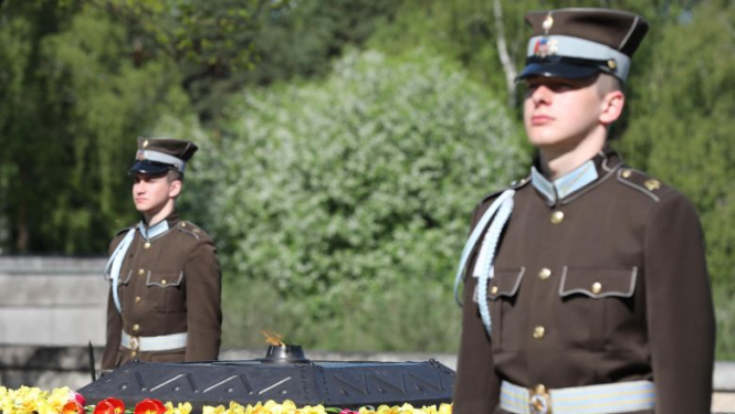 Valsts prezidents godina Otrā pasaules kara upuru piemiņu