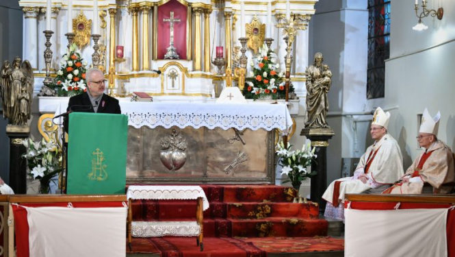 Valsts prezidents pasniedz Cildinājuma rakstu un medaļu Romas katoļu baznīcas kardinālam Jānim Pujatam 90 gadu jubilejā