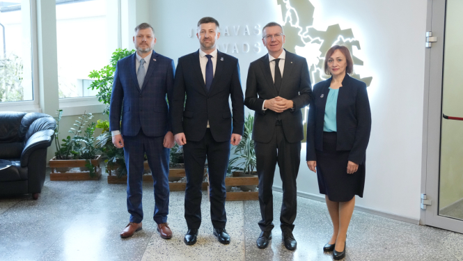 Valsts prezidents Edgars Rinkēvičs darba vizītē apmeklē Jelgavas novadu