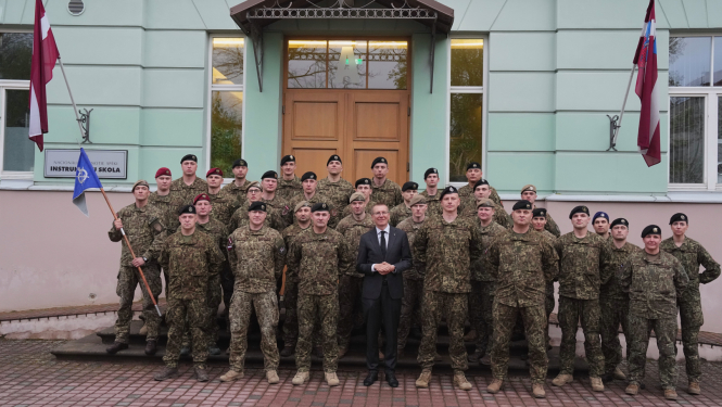 15.05.2025. Valsts prezidenta Edgara Rinkēviča vizīte Nacionālo bruņoto spēku Instruktoru skolā