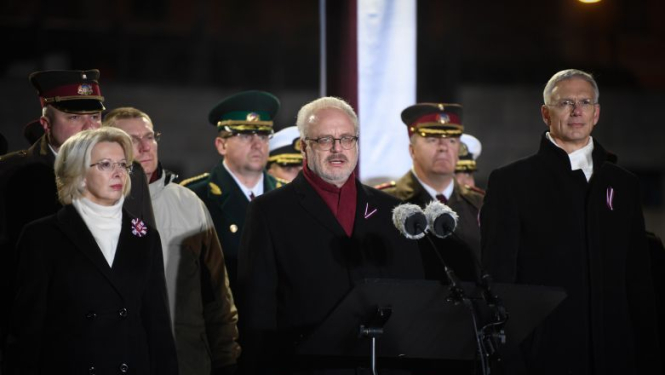 Valsts prezidenta Egila Levita uzruna Nacionālo bruņoto spēku un Iekšlietu ministrijas vienību militārajā parādē 2019. gada 11. novembrī