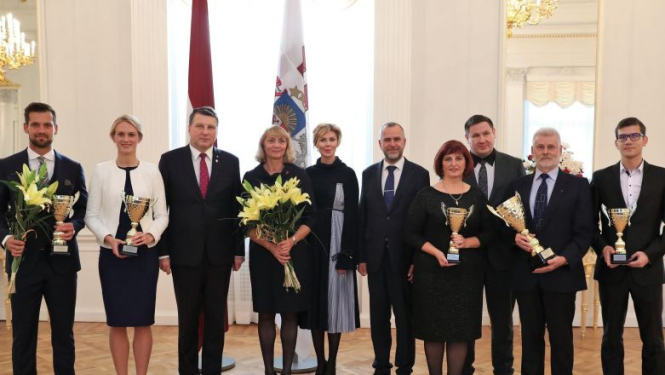 Rīgas pilī sveic Valsts prezidenta balvas vieglatlētikā ieguvējus