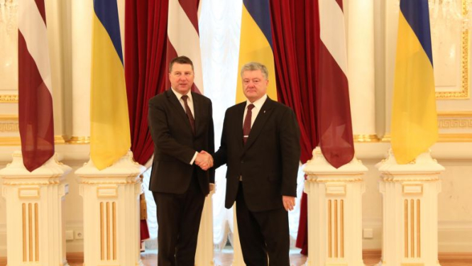 Valsts prezidents Raimonds Vējonis tiekas ar Ukrainas prezidentu Petro Porošenko