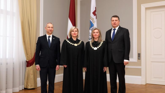 Valsts prezidents Rīgas pilī pieņem tiesnešu zvērestus