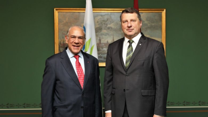 Valsts prezidents Rīgas pilī tiekas ar OECD ģenerālsekretāru