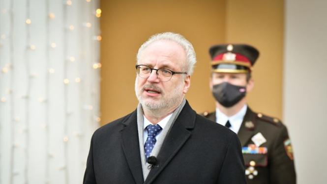 Valsts prezidents sveic Ziemassvētkos Latvijas seniorus