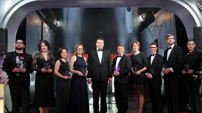 Valsts prezidents sveic projekta “JCI TOYP Latvia” laureātus