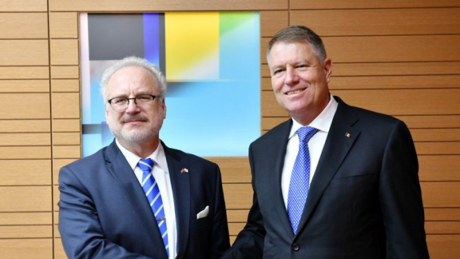 Valsts prezidents ar Rumānijas prezidentu pārrunā abu valstu kopīgās pozīcijas NATO un ES