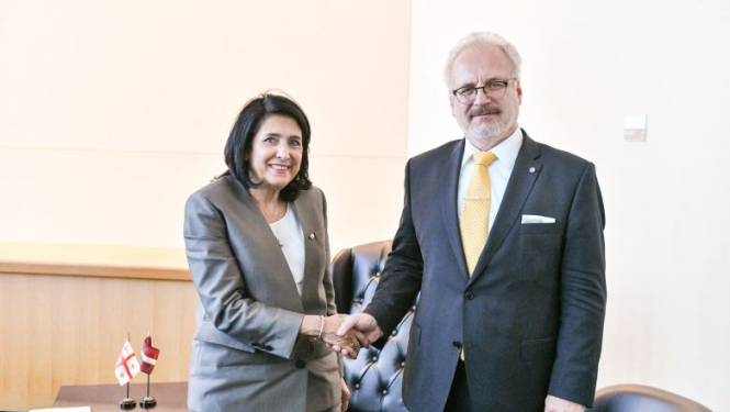 Valsts prezidents tiekas ar Gruzijas prezidenti Salomi Zurabišvili